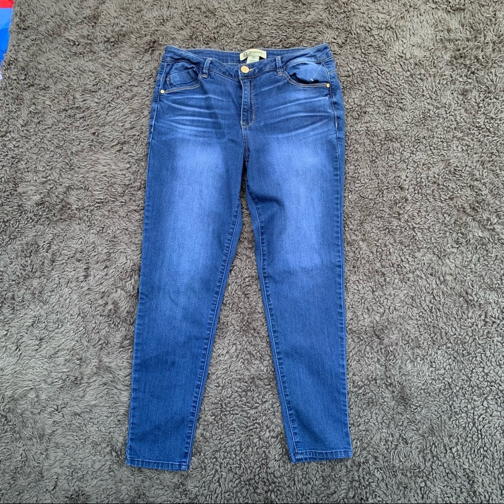 Democracy Skinny Jeans Size 10